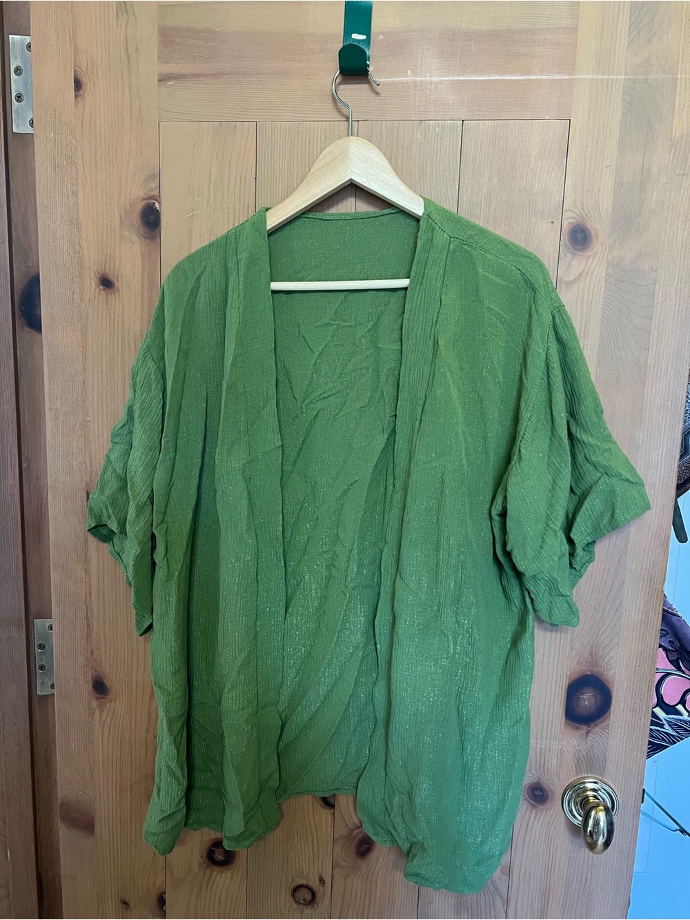 Lightweight Green Open-Front Women’s Top
